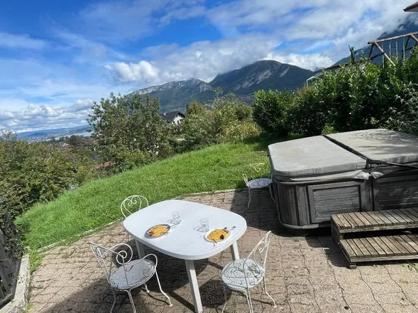 Villa vue lac d'annecy terrain 1215m²