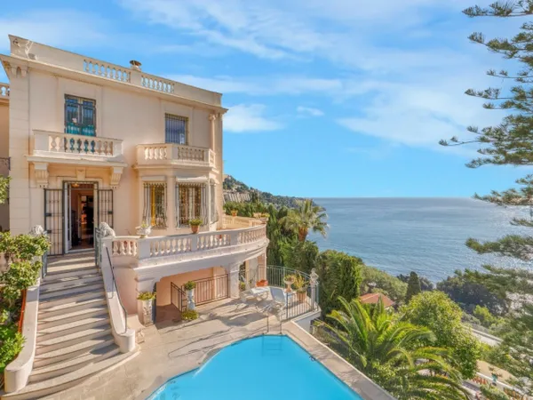 Maison de maître Belle Époque avec vue mer et Monaco à Roquebrun