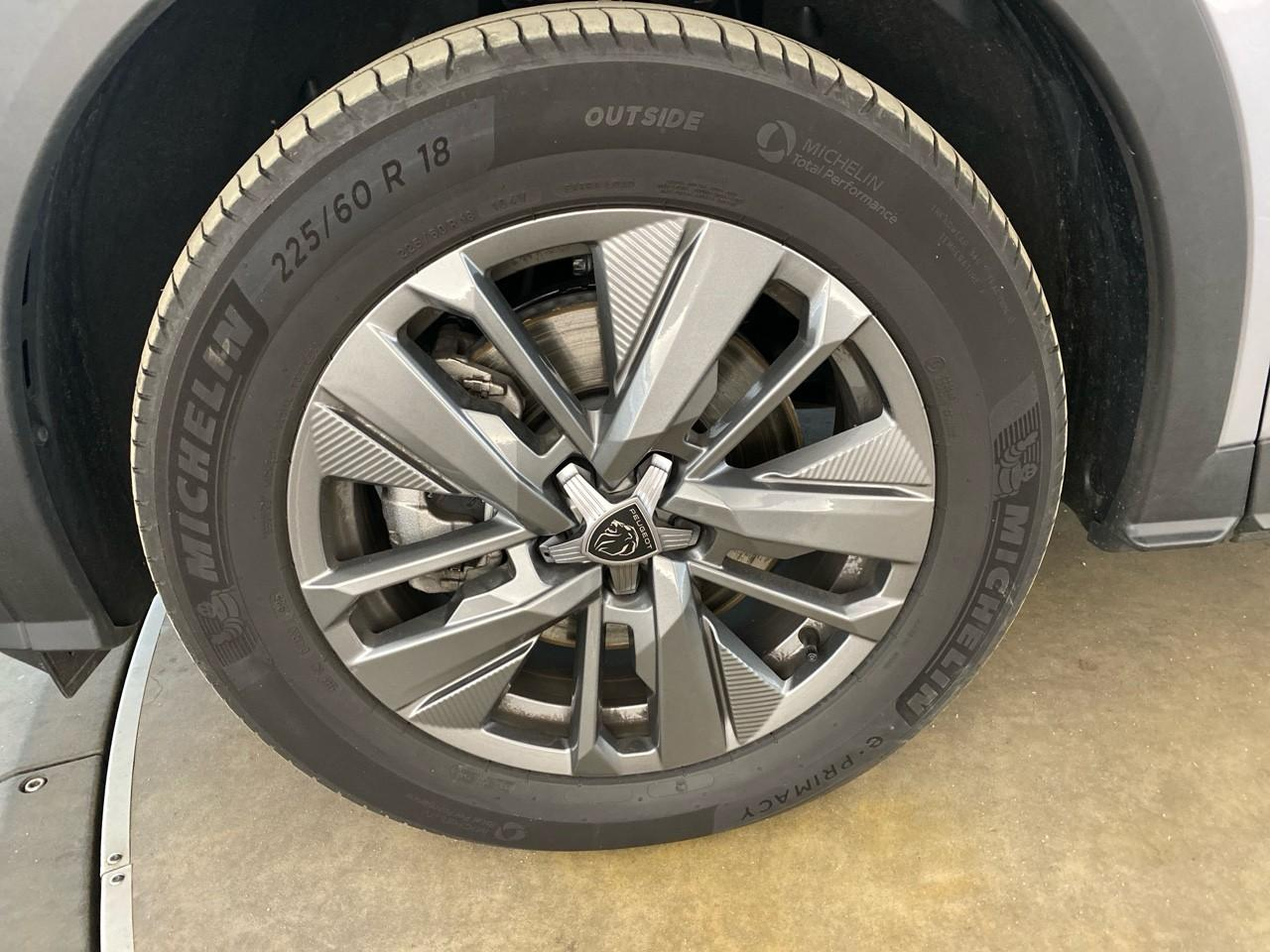 Peugeot 5008 hybrid 145 ch e-dcs6 allure — photo 11