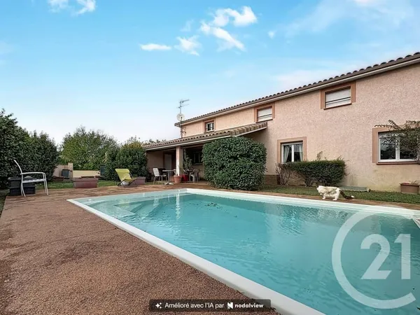 Maison 7 pièces 215 m²