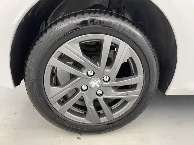 Peugeot 208 puretech 100 s&amp;s bvm6 — photo 19