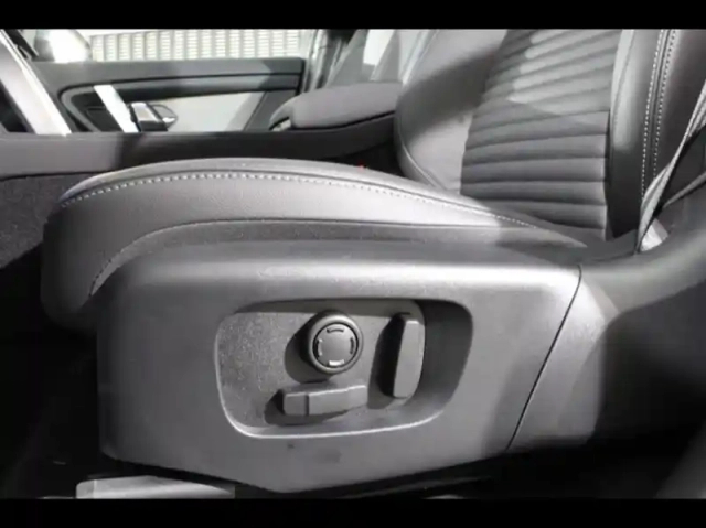 Land Rover Discovery Sport p270e phev 269ch dynamic se 8cv — photo 25