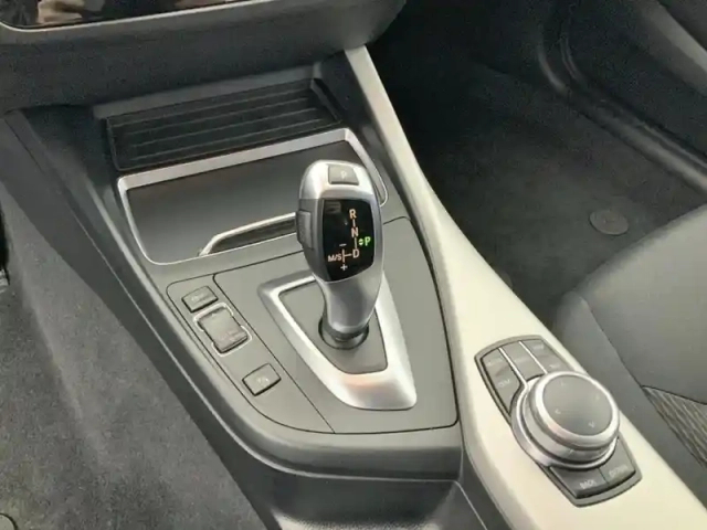 Bmw Serie 1 118d 150 ch bva8 lounge — photo 24