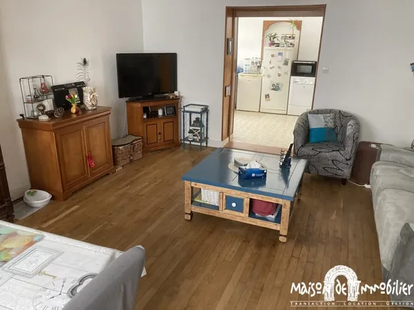 A louer à COGNAC - Maison de ville - 92m2 - 4 pièces - Cour
