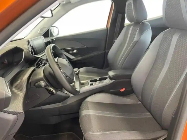 Peugeot 2008 1.2 puretech 100ch s&amp;s allure 5cv — photo 6