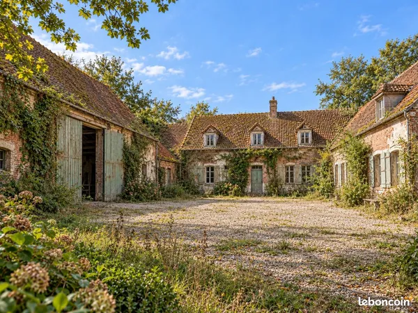 Ancien corps de ferme à rénover avec dépendance 1700 m² de terrain