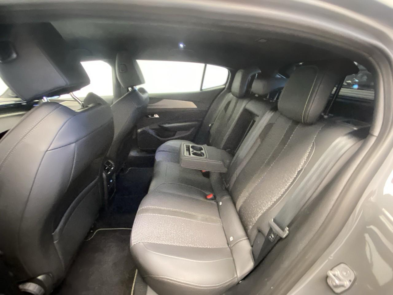 Peugeot 408 hybrid 145 e-dcs6 gt — photo 10