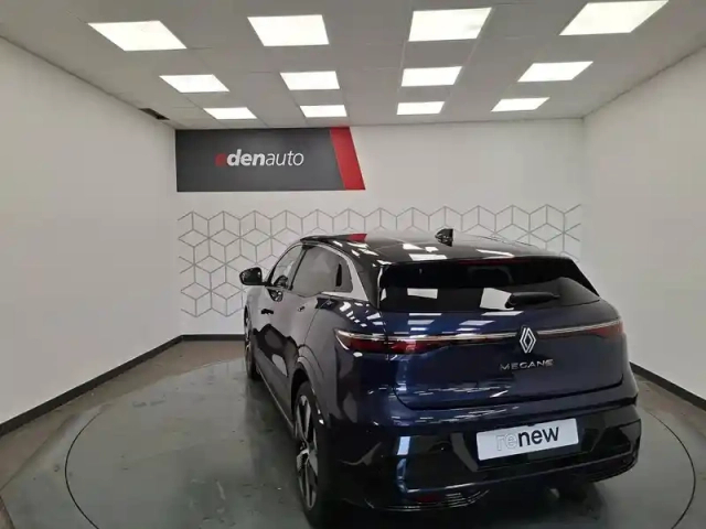 Renault Megane e-tech ev60 220 ch super charge — photo 16