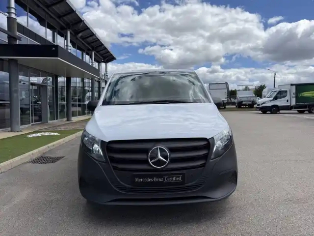 Mercedes Vito fourgon 114 cdi compact bva rwd — photo 8