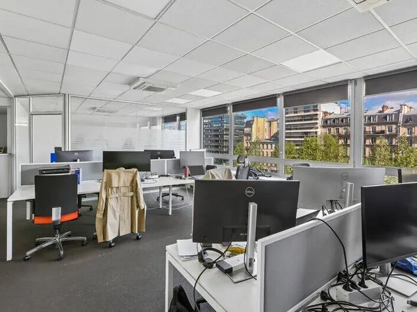 Bureaux 150 m²