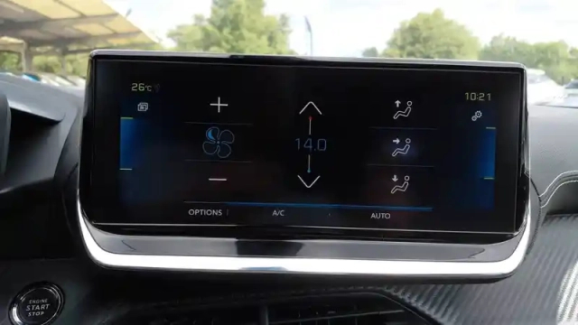 Peugeot 2008 moteur électrique 136 ch — photo 26
