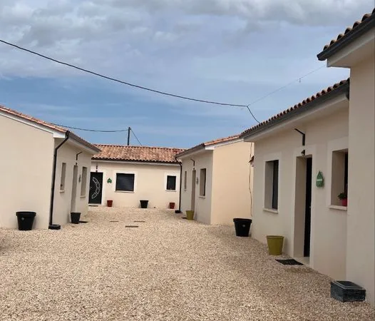🏡 À LOUER - MAISON MEUBLÉE DE 50 m² AVEC TERRASSE - JONZAC