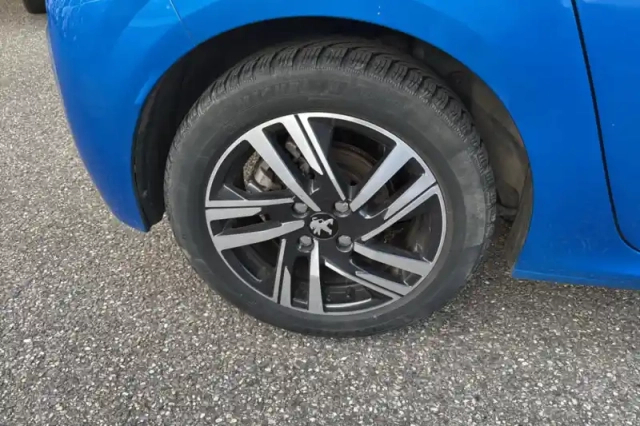 Peugeot 208 puretech 100 s&amp;s bvm6 — photo 14