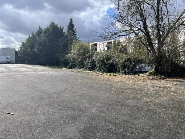 Terrain 1400 m²