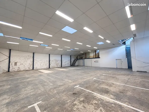 Local 900 m² QUIMPER