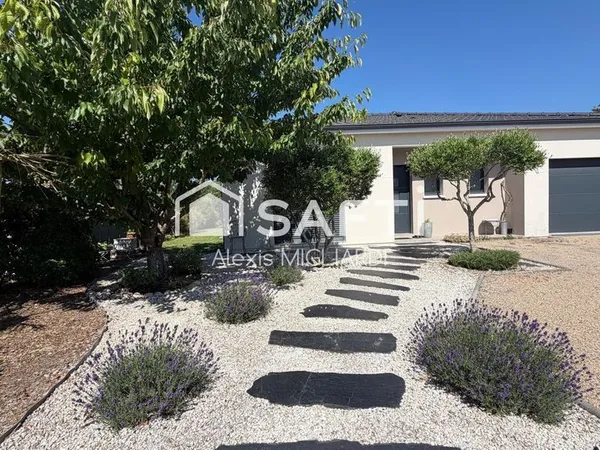 Maison récente de 84 m² avec terrain de 530 m². Garage motorisé de 20 m²
