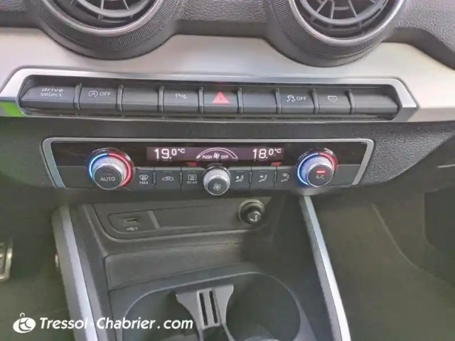Audi Q2 35 tfsi cod 150 s tronic 7 s line — photo 13