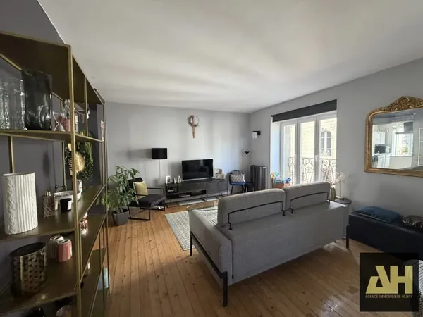 ST MICHEL - PROCHE GARE- DU CACHET-107 M2- SEUL À L'ÉTAGE