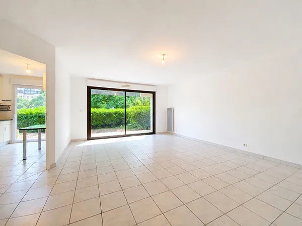 CASTANET-TOLOSAN - T4 de 92 m² en rez-de-jardin avec garage et cave