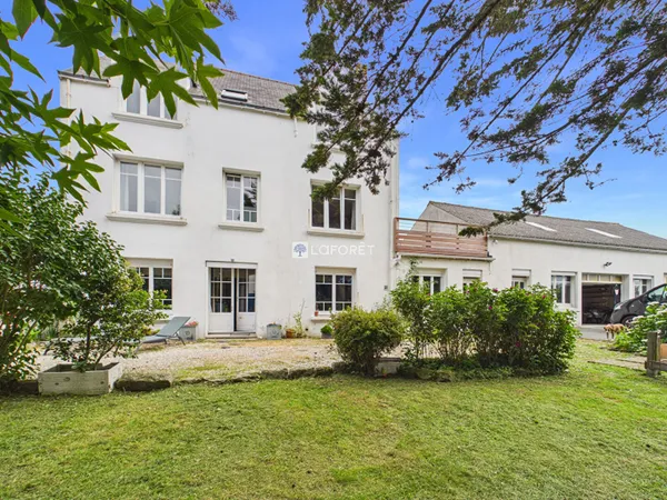 Maison 10 pièces 216 m²