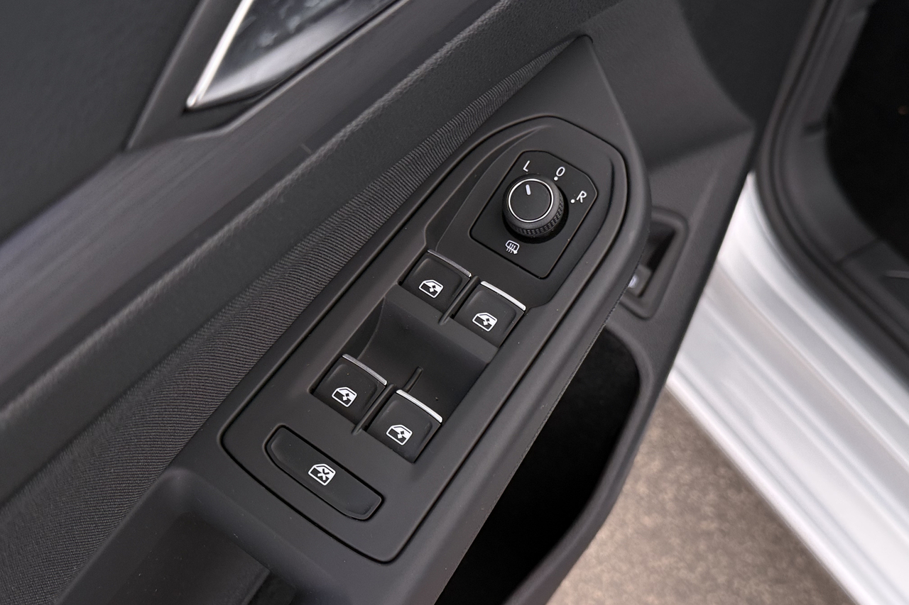 Volkswagen Golf 8 — photo 21