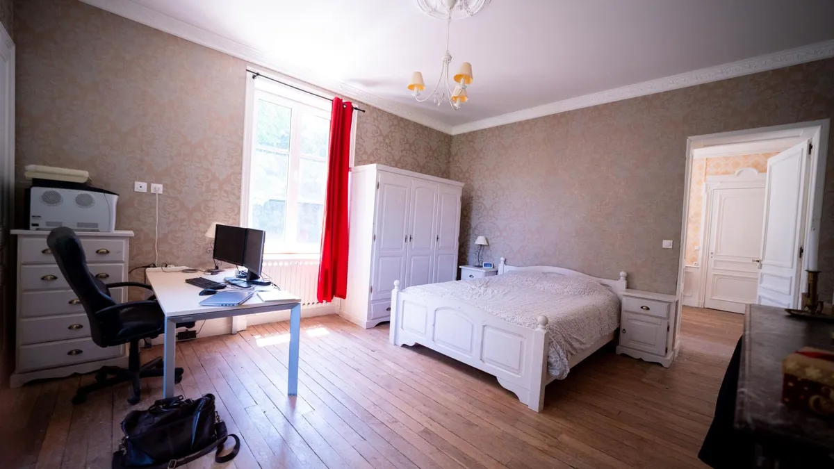Photo 10