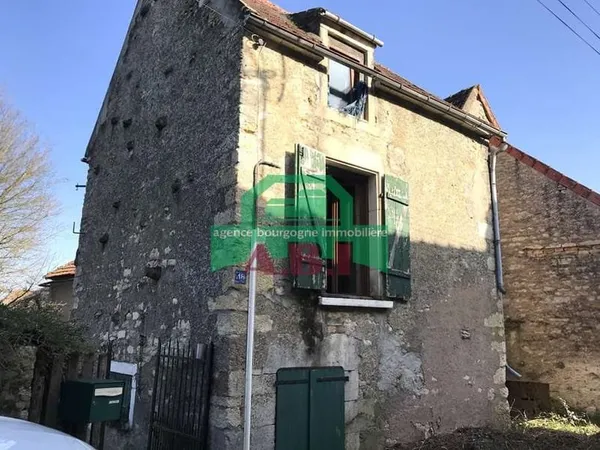 58. À Varzy au calme agréable Vue - Maison de Campagne à restaurer sur 256m2 de terrain.