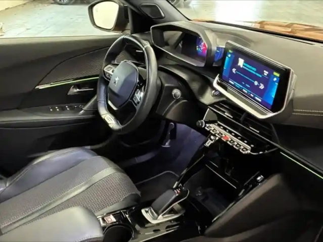Peugeot 2008 e- 136ch gt — photo 12
