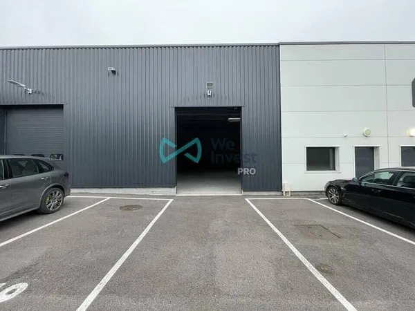 Local d'activité 205 m²