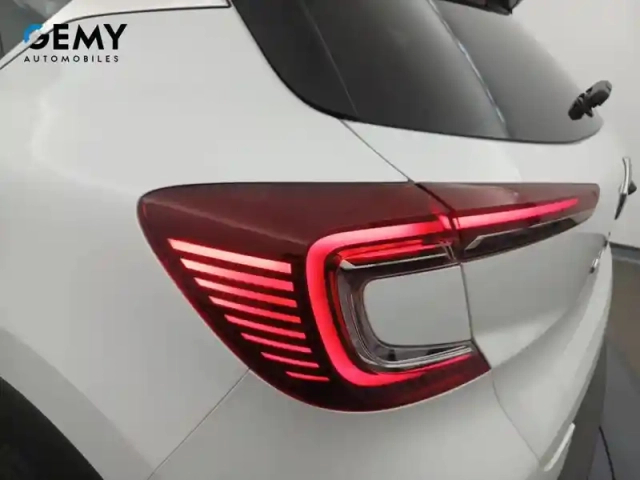 Renault Captur mild hybrid 160 edc — photo 47