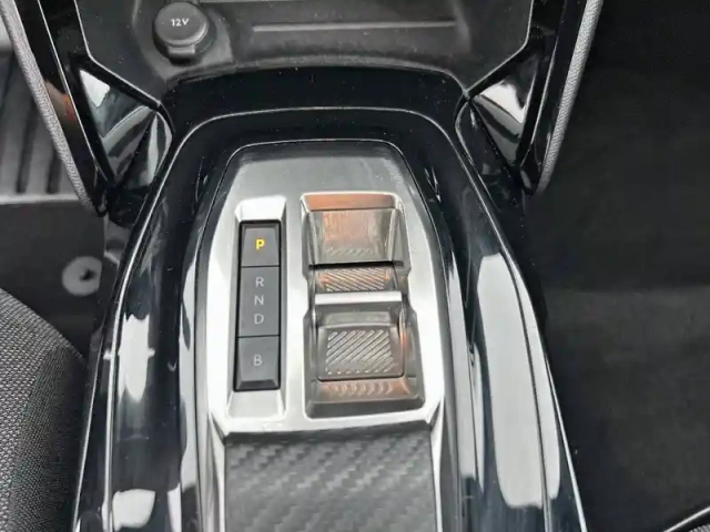 Peugeot 2008 electrique 136 ch — photo 14