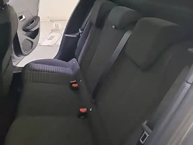 Peugeot 208 electrique 50 kwh 136ch — photo 12
