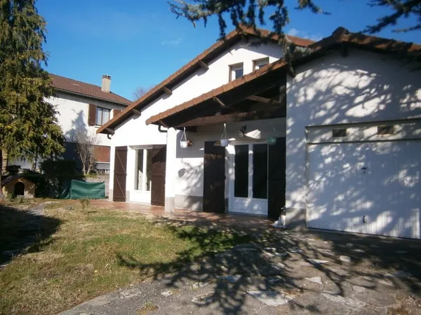 À VENDRE MAISON T6 DE 110 M2 AVEC JARDIN ET GARAGE CÉBA