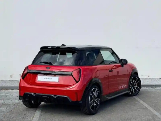Mini Cooper 3 portes jcw 231ch jcw dkg7 — photo 2