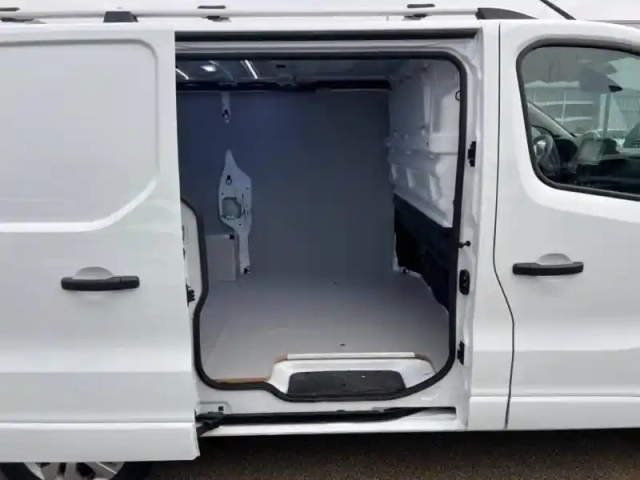 Renault Trafic fg l1h1 3t 2.0 blue dci 170ch grand confort edc — photo 12