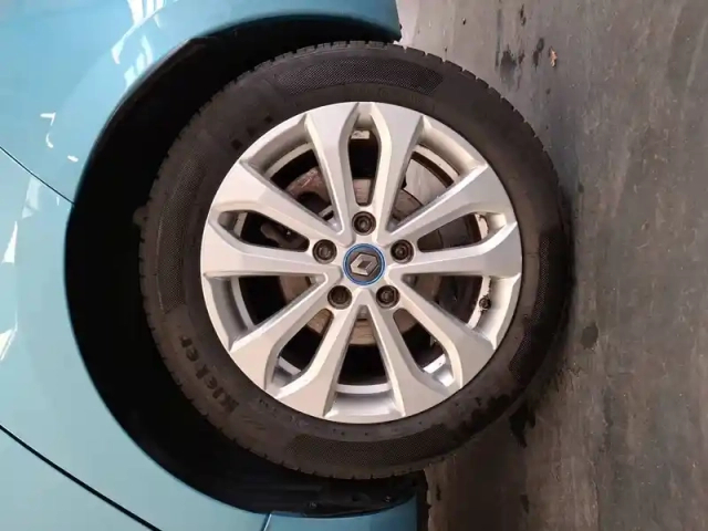 Renault Zoé zoe r110 — photo 10