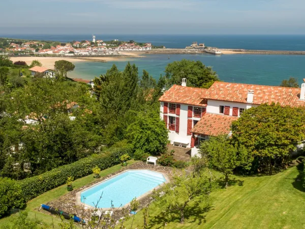 CIBOURE, SUPERBE VUE SUR LA BAIE