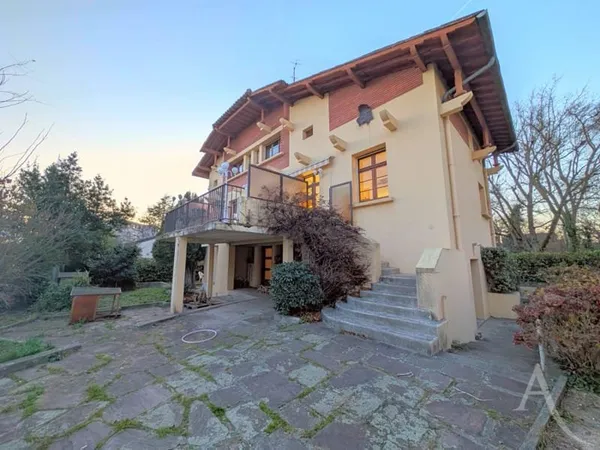 Maison 9 pièces 220 m²