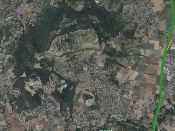 terrain constructible aux pieds du plateau Gergovie