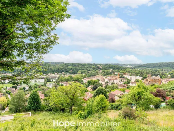 Terrain 715 m²