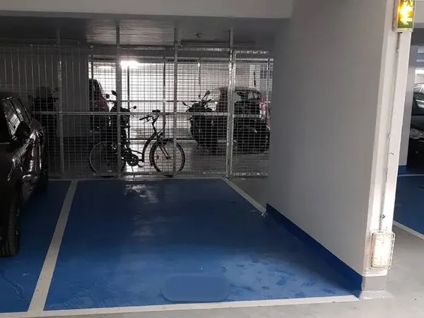 Garage/Parking
