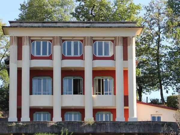 À vendre à St-Honoré-les-Bains : villa Art déco d'exception