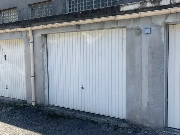 Garage/BOX