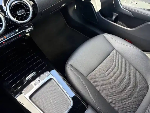 Mercedes Cla shooting brake 180 d 8g-dct — photo 17
