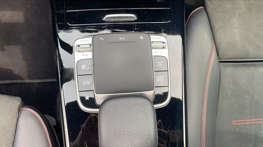 Mercedes Classe A 200 163 7G-DCT - Amg Line + – 2019 – 53175 km – Essence – Boîte Automatique — photo 7