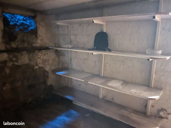 Grande cave sécurisée