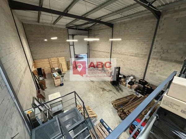 Bureau 144 m²