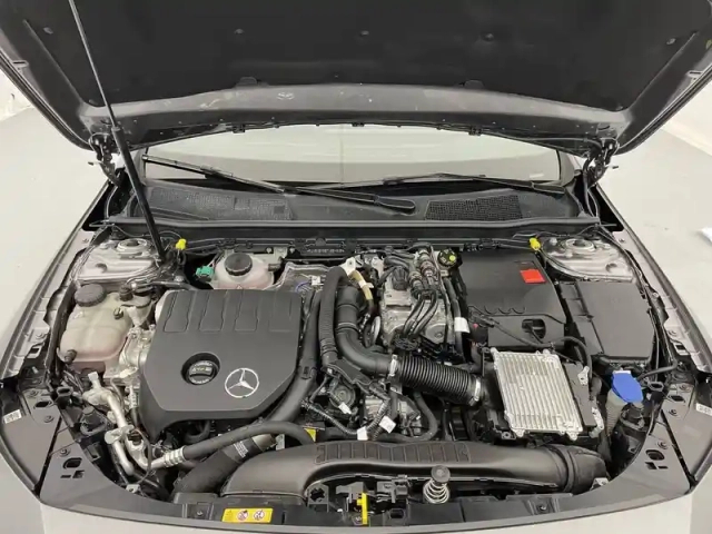 Mercedes Cla shooting brake 250 e hybrid eq 8g-dct — photo 20