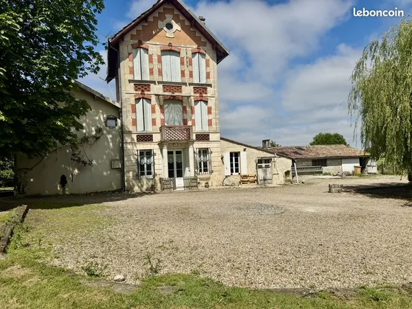 Maison 7 pièces 290 m²
