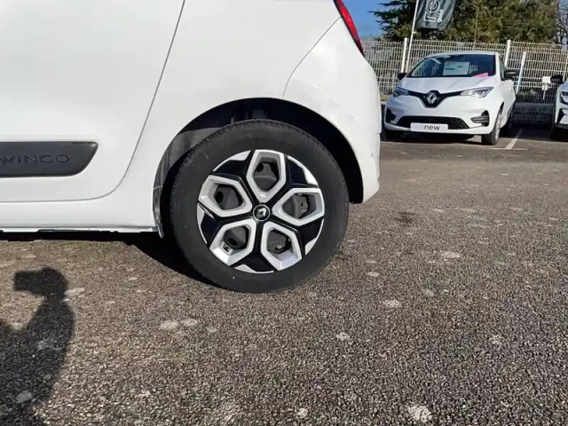 Renault Twingo iii e-tech — photo 20